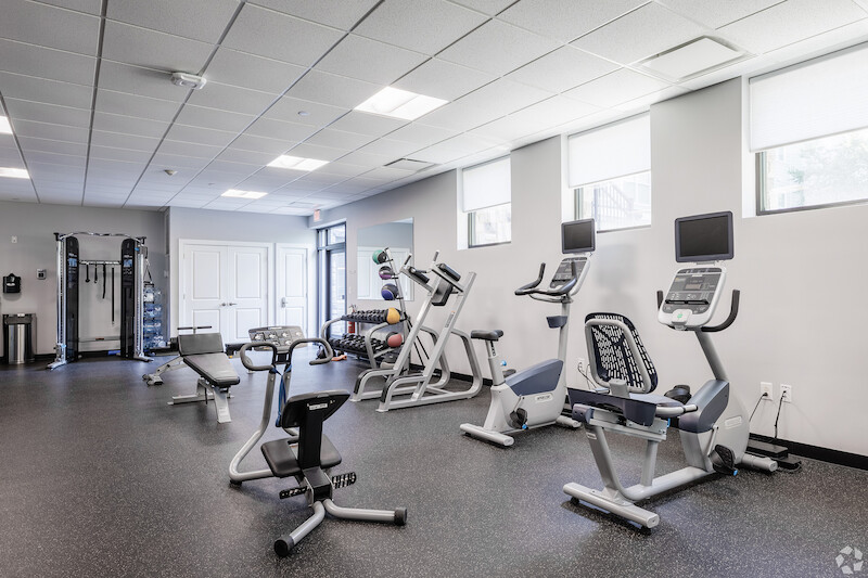 Fitness center at Colonial Pointe